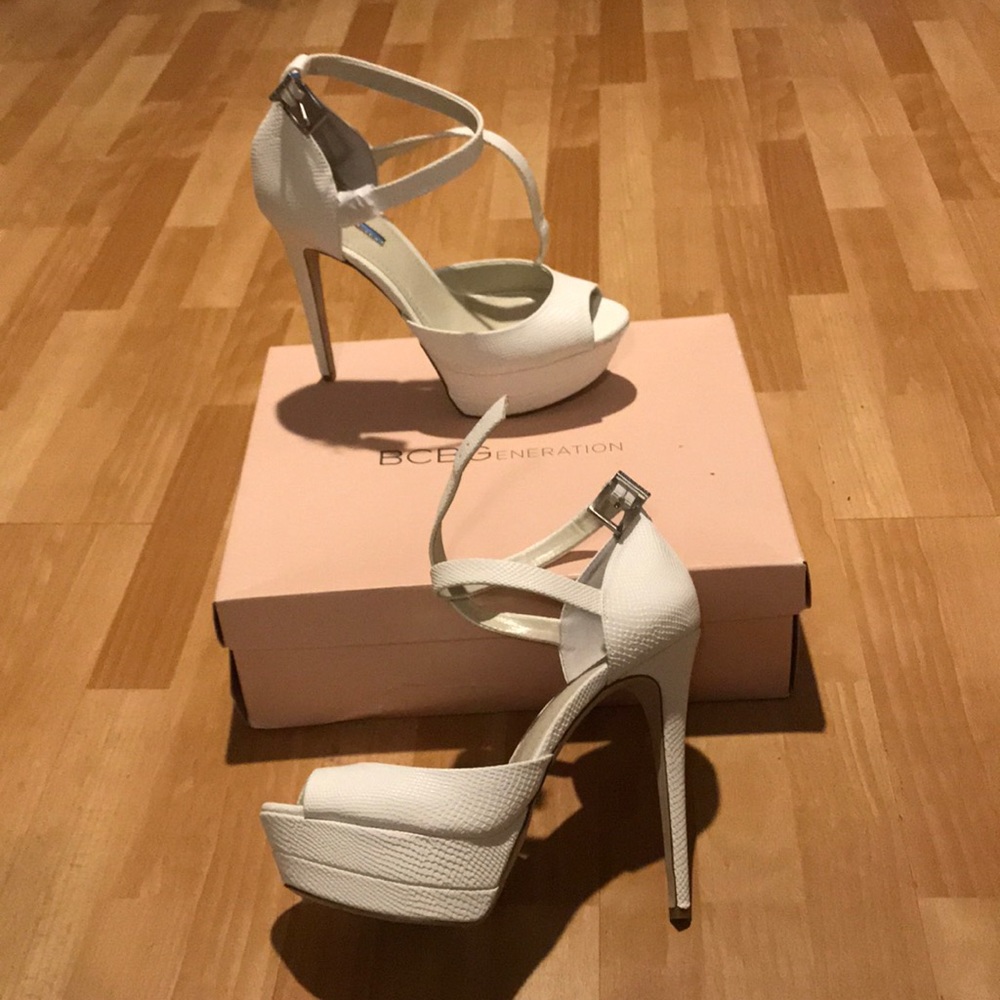 BCBGeneration Vintage y2k Snake Embossed heels pep Sandal Ankle strap platform 8